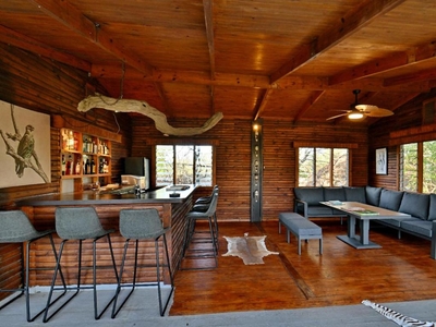 Zazu Private Bush Lodge