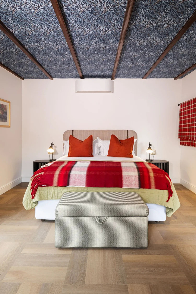 Die Stalle - Room 12