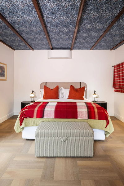 Die Stalle - Room 12