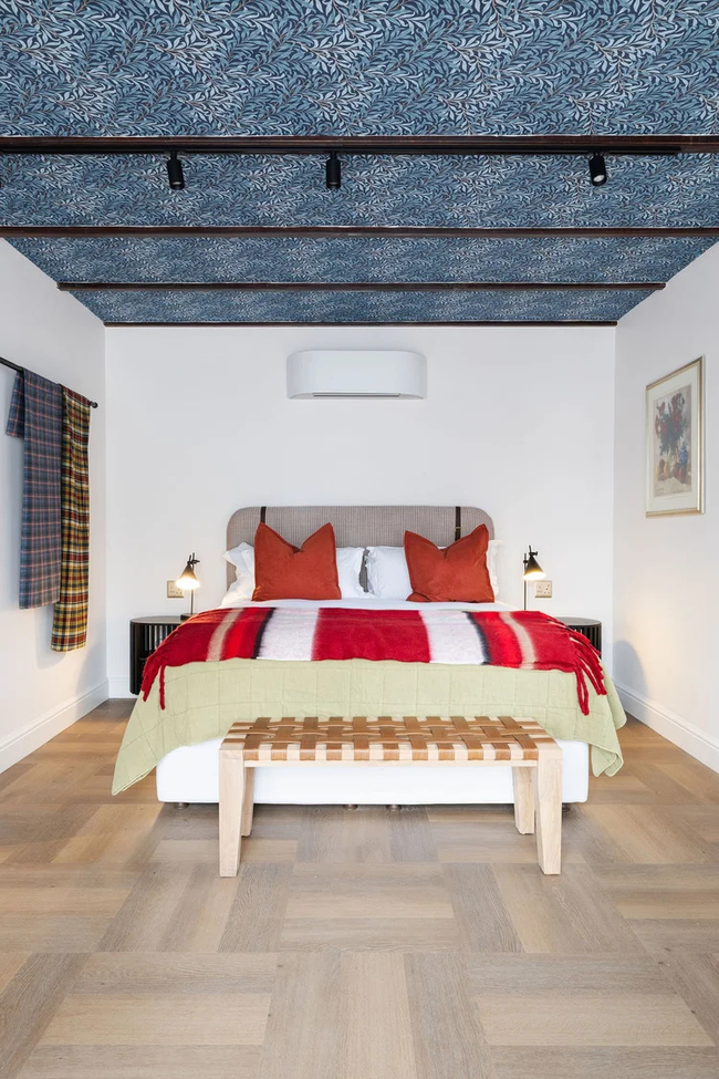 Die Stalle - Room 14