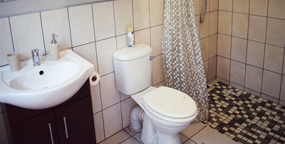 Budget Cabin / Guides Room